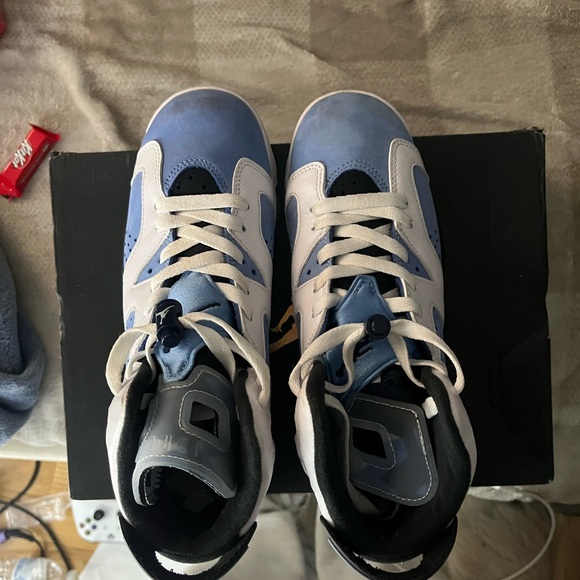 Jordan Blue White Sneakers - Picture 5 of 6